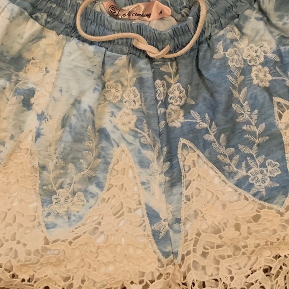 E2 boho shorts blue bleached look lace trim M NWT - Picture 5 of 8